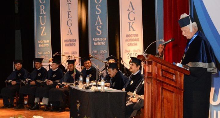 Donald Slack giving his acceptance speech at Chapingo Autonomous University in Texcoco.