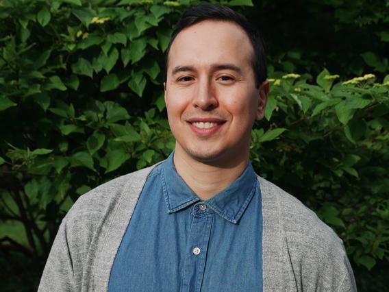 Luis Zozaya Headshot